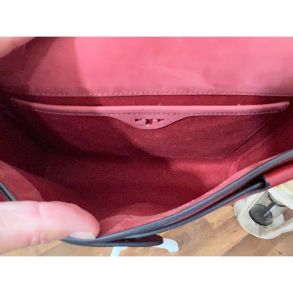 ♦️♦️ TORY BURCH AUTHENTIC DEEP RED ALASTAIR RUNWAY SADDLE BAG ♦️♦️ - Picture 10 of 16